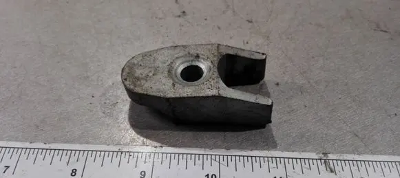 BMW 7 E38 Fuel Injector clamp holder