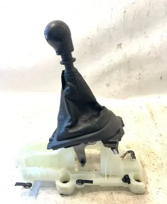 Peugeot 4007 Gear shifter/selector