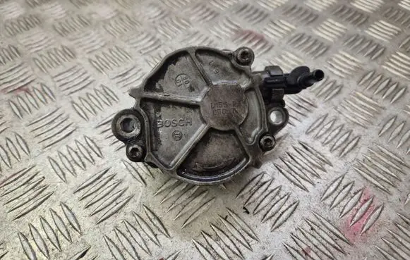 Ford Focus C-MAX Vacuum pump D1562A 0505T
