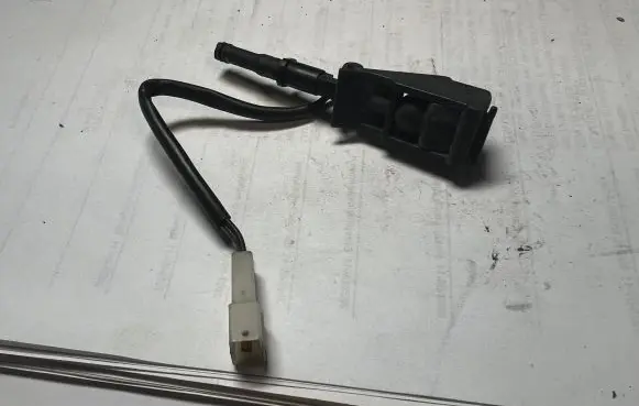Skoda Superb B5 (3U) Windshield washer spray nozzle 6E0955986