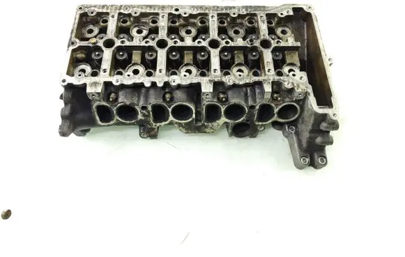 BMW 1 E81 E87 Engine head 79767808 14031330 778109803