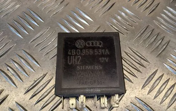 Audi A4 S4 B5 8D Window wiper relay 4B0955531A