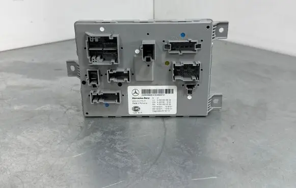 Mercedes-Benz C W205 SAM control unit A2229009808