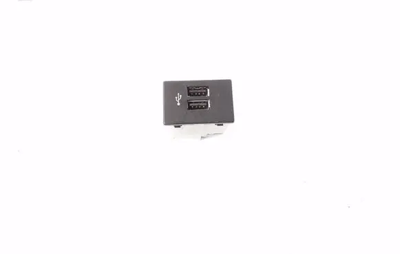 Infiniti Q30 USB socket connector 284H33ZD2A