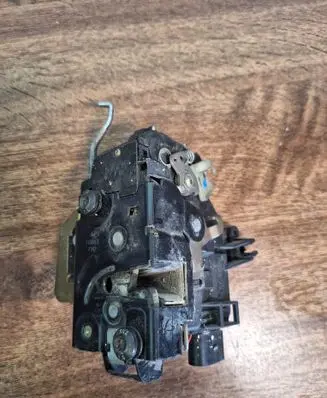 Audi A6 S6 C5 4B Front door lock 4B1837015B PA6630GGF