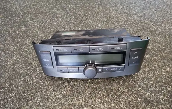Toyota Avensis T250 Climate control unit 5590005160 1465700792