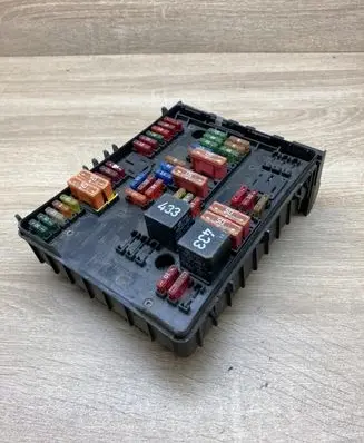 Audi A3 S3 8P Fuse module 1K0937124H
