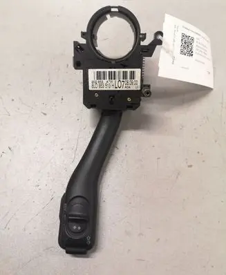 Audi A6 S6 C5 4B Indicator stalk 8L0953513H