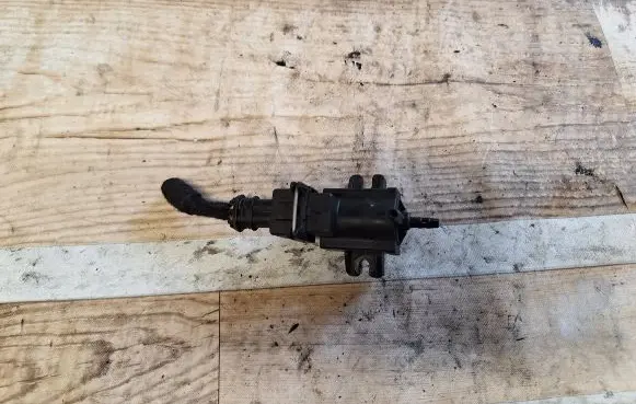 Opel Zafira B Vacuum valve 8972882491