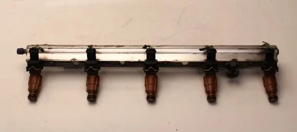 Volvo S60 Fuel main line pipe 