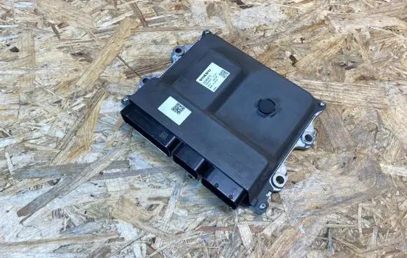Volvo XC90 Engine control unit/module 32360670