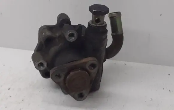 Volkswagen PASSAT B5.5 Power steering pump 8D0145177Q