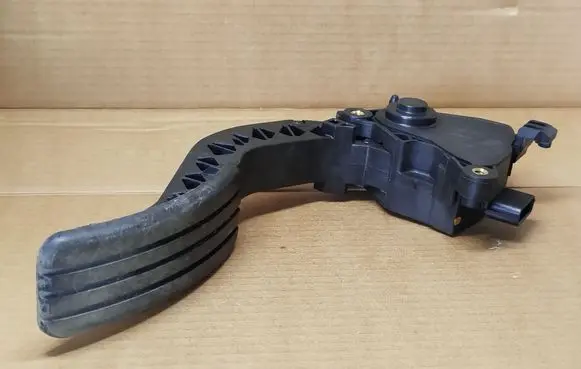 Renault Trafic III (X82) Accelerator throttle pedal 180027179R