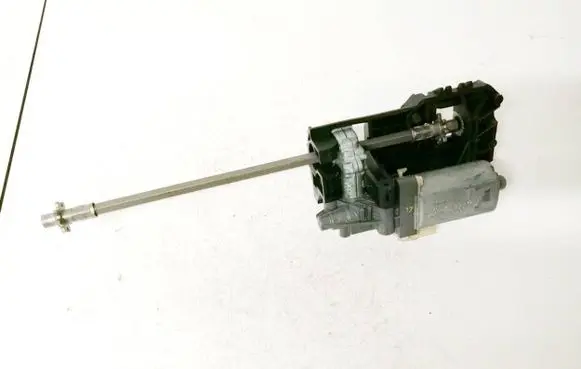 BMW 7 E65 E66 Seat adjustment motor 0390201971