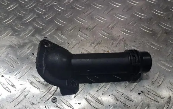 Volkswagen PASSAT B5 Engine coolant pipe/hose 06b121121
