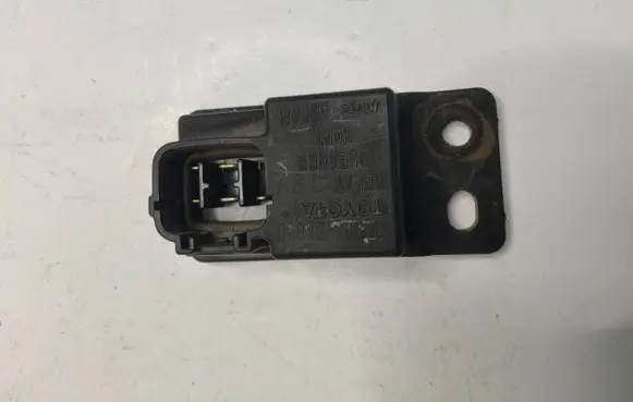 Toyota Land Cruiser (J120) Light washer relay 8594260020