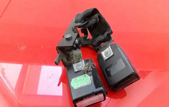 Renault Laguna II Rear seatbelt buckle A660893