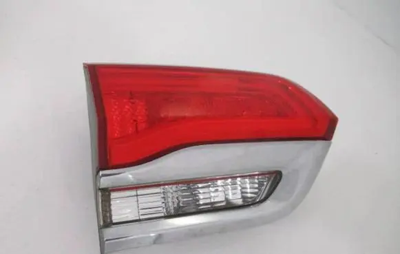 Jeep Grand Cherokee Tailgate rear/tail lights P68110047AC