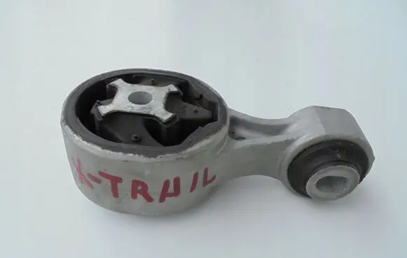 Nissan X-Trail T32 Engine mount bracket 113504BA0A