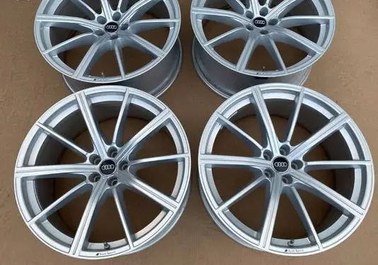 Audi Q8 R22 alloy rim 4M8601025AM