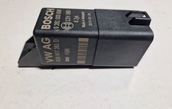 Volkswagen Touran II Glow plug pre-heat relay 038907281D