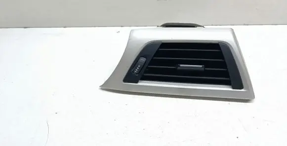 BMW 4 F32 F33 Dashboard side air vent grill/cover trim 9231995