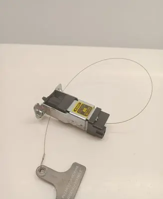 Fuel tank cap lock motor