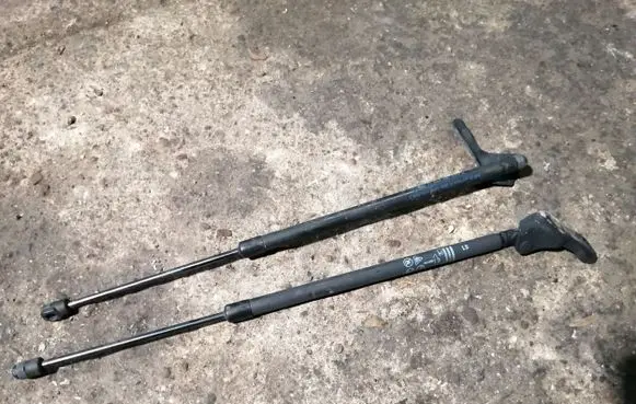 Buick Encore GX I Tailgate/trunk strut/damper 42483637 42483636