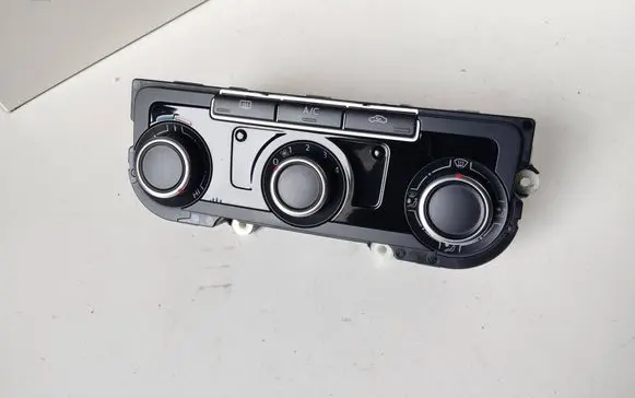 Volkswagen Jetta VI Climate control unit 7N0907426BG