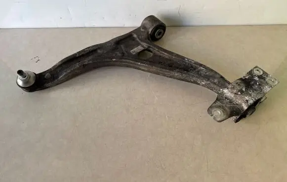 Mercedes-Benz GLA H247 Front control arm 2473330300 2473308502