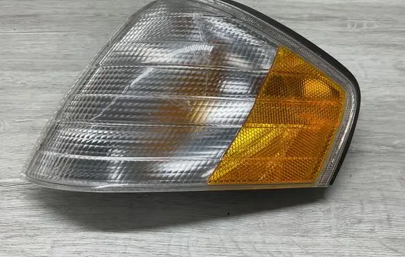 Mercedes-Benz SL R129 Front indicator light 1298260743 1315106912