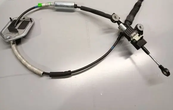 Gear shift cable linkage