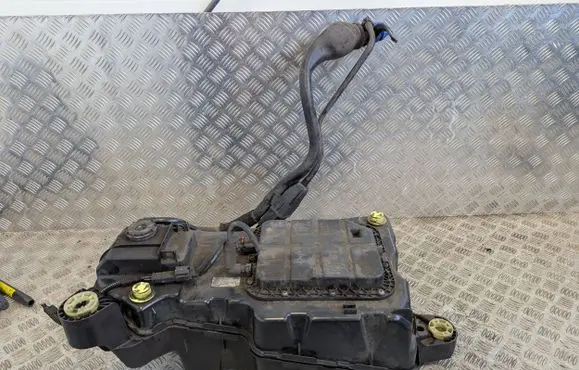 Opel Combo E AdBlue liquid reservoir 9817601880