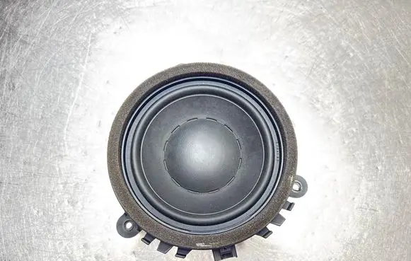 Volvo XC60 Front door speaker 30797726 7036950 84867Z