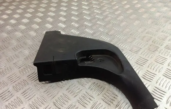BMW 3 E90 E91 Foot area side trim 7066989