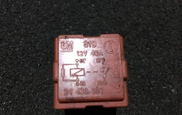 Opel Combo C Other relay 24438887 gm819