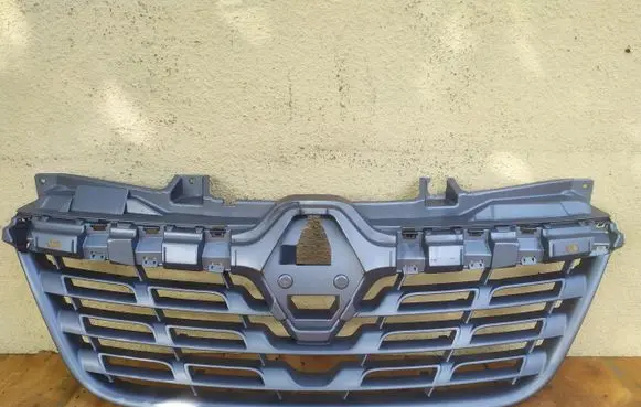 Renault Master III Front bumper upper radiator grill 623102803R
