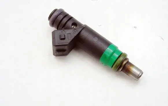 Ford Fiesta I Fuel injectors set 98FM-BC