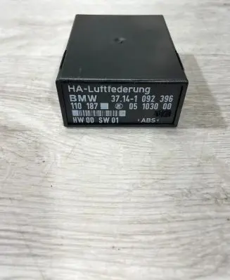 BMW 5 E39 Airbag control unit/module 37141092396 05103000 110187
