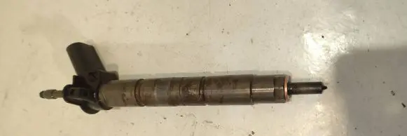 BMW 7 F01 F02 F03 F04 Fuel injector 7805428