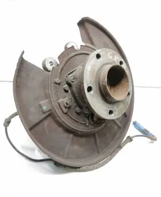 Rear wheel hub spindle/knuckle