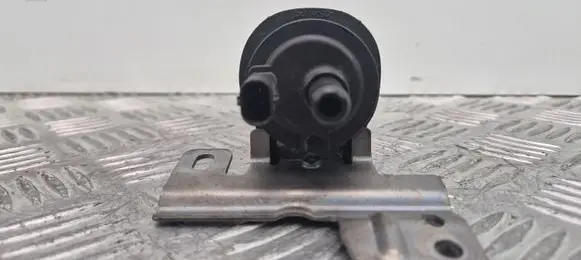 Mercedes-Benz E W213 Vacuum valve A0004703700 A2054703302