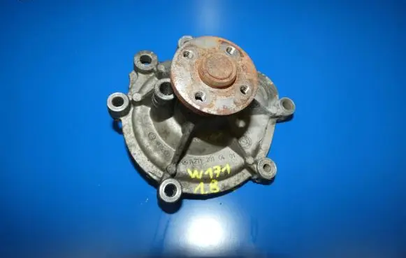 Mercedes-Benz SLK R171 Water pump A2712010401