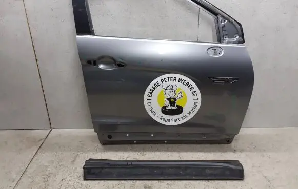 Mitsubishi Eclipse Cross Front door
