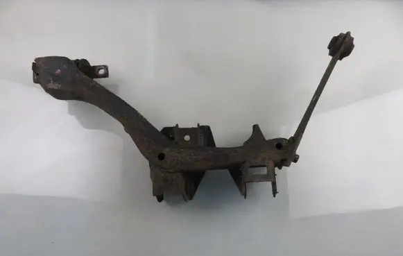 Rear control arm