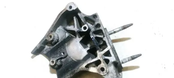 Suzuki SX4 Engine mounting bracket 55210523