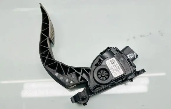 Audi A6 S6 C7 4G Accelerator throttle pedal 8K1723523A 18112011 6PV00950521