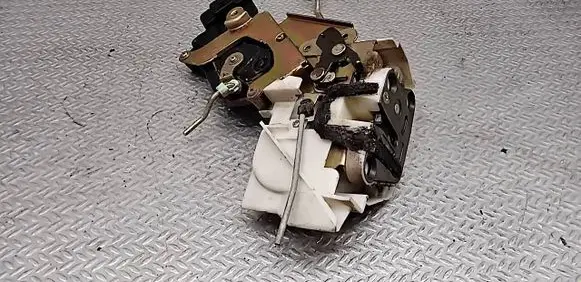 Opel Agila A Rear door lock 