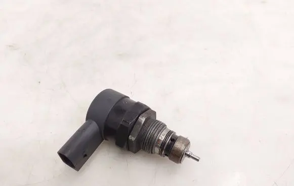 Mitsubishi Colt Fuel pressure regulator 0281002494 A6110780449