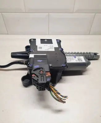 Citroen C4 I Picasso Hand brake/parking brake motor 9683024880 0204280095 0205807